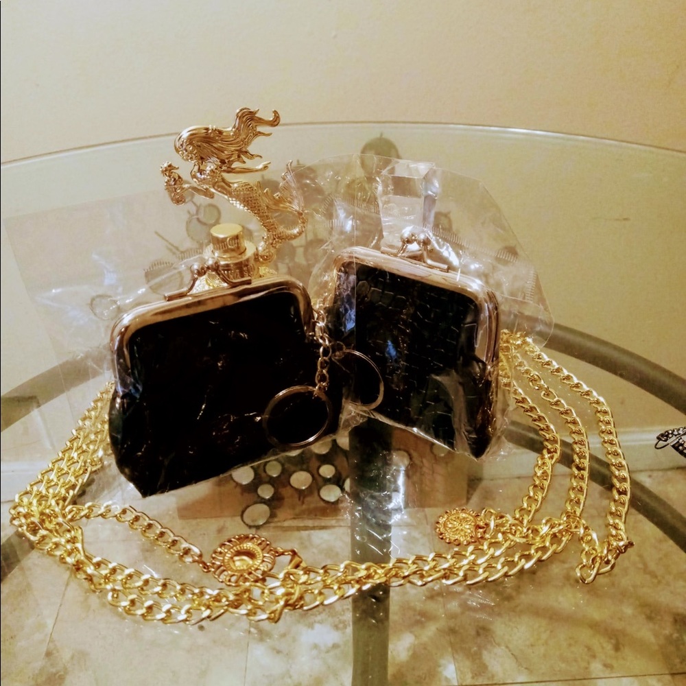 Woman’s coin purse’s